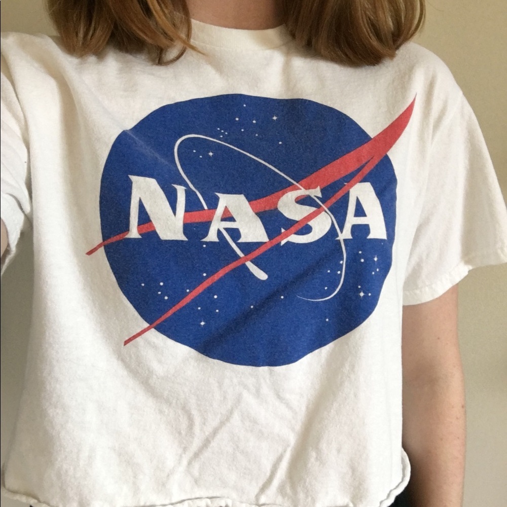 Comfy Cropped “NASA” Shirt